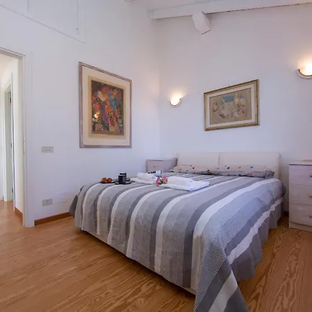Апартаменты Pollino Sleeps 4 Premeno