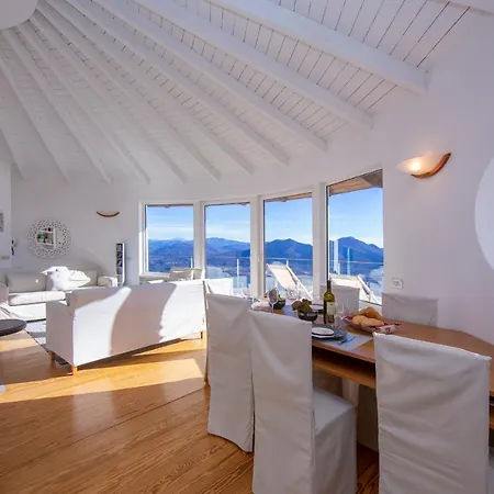 Апартаменты Pollino Sleeps 4 *