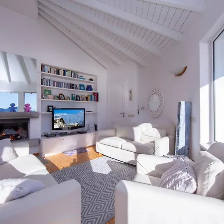 Апартаменты Pollino Sleeps 4 Premeno