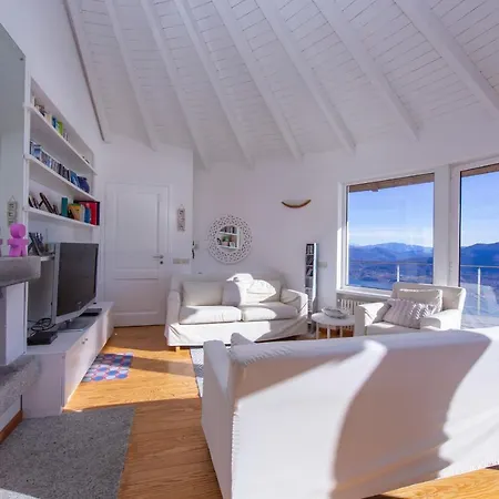 Апартаменты Pollino Sleeps 4 *